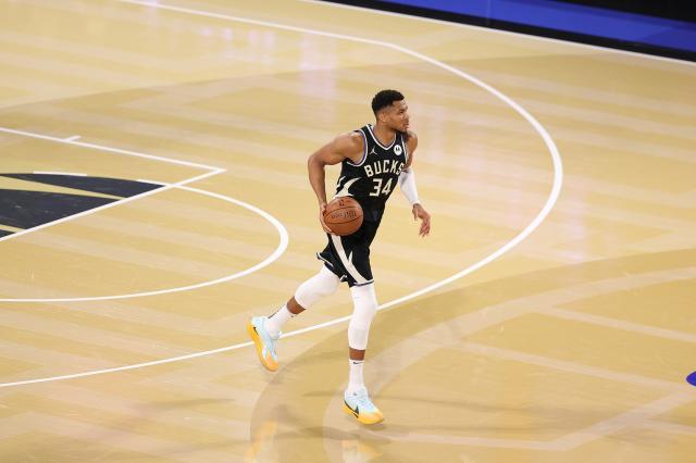 开云APP-【现场】扬尼斯统治全场 雄鹿力克雷霆问鼎NBA杯