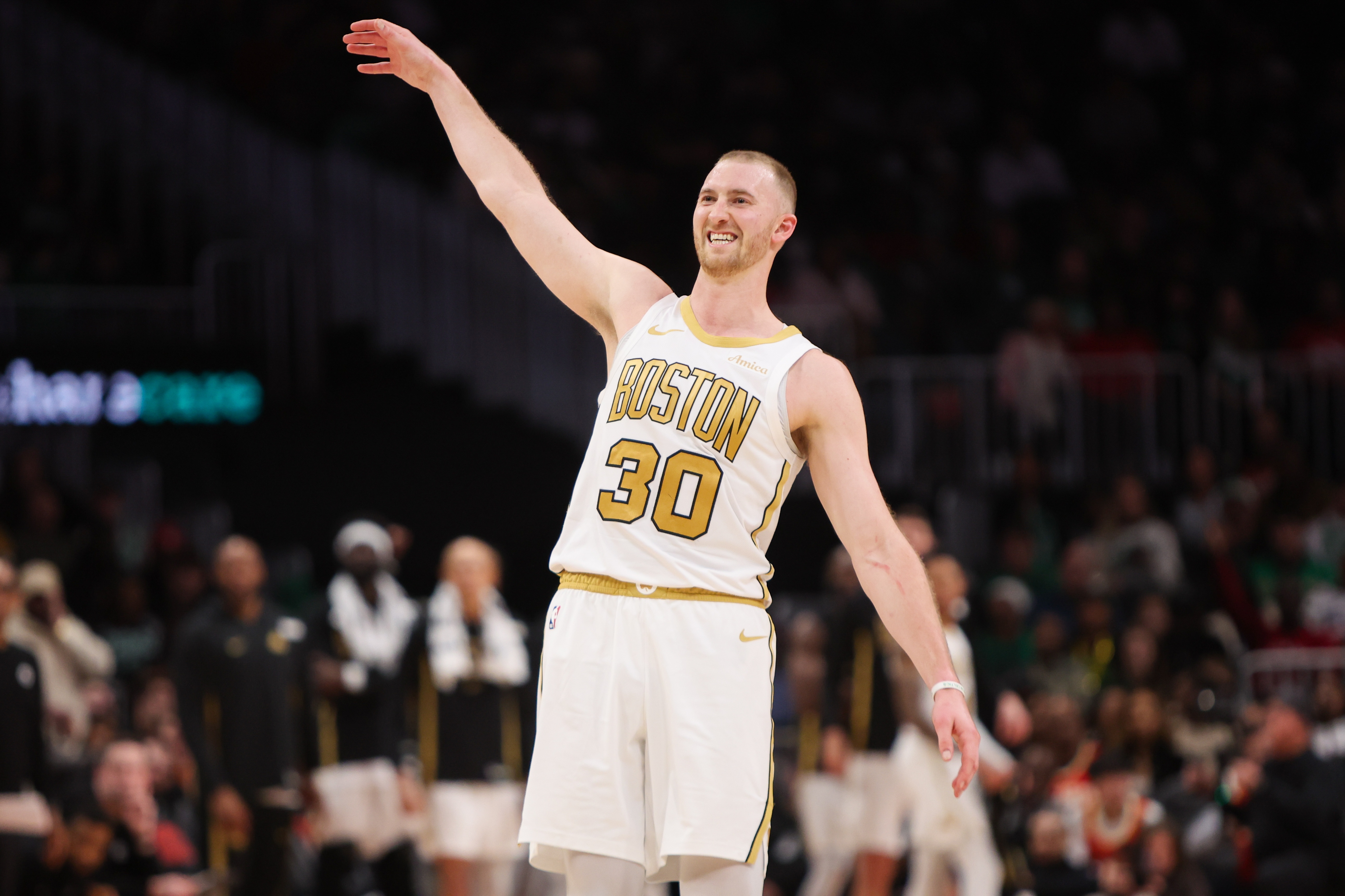 开云下载-真准啊！豪泽8中6&amp;5记三分拿下17分6板3助