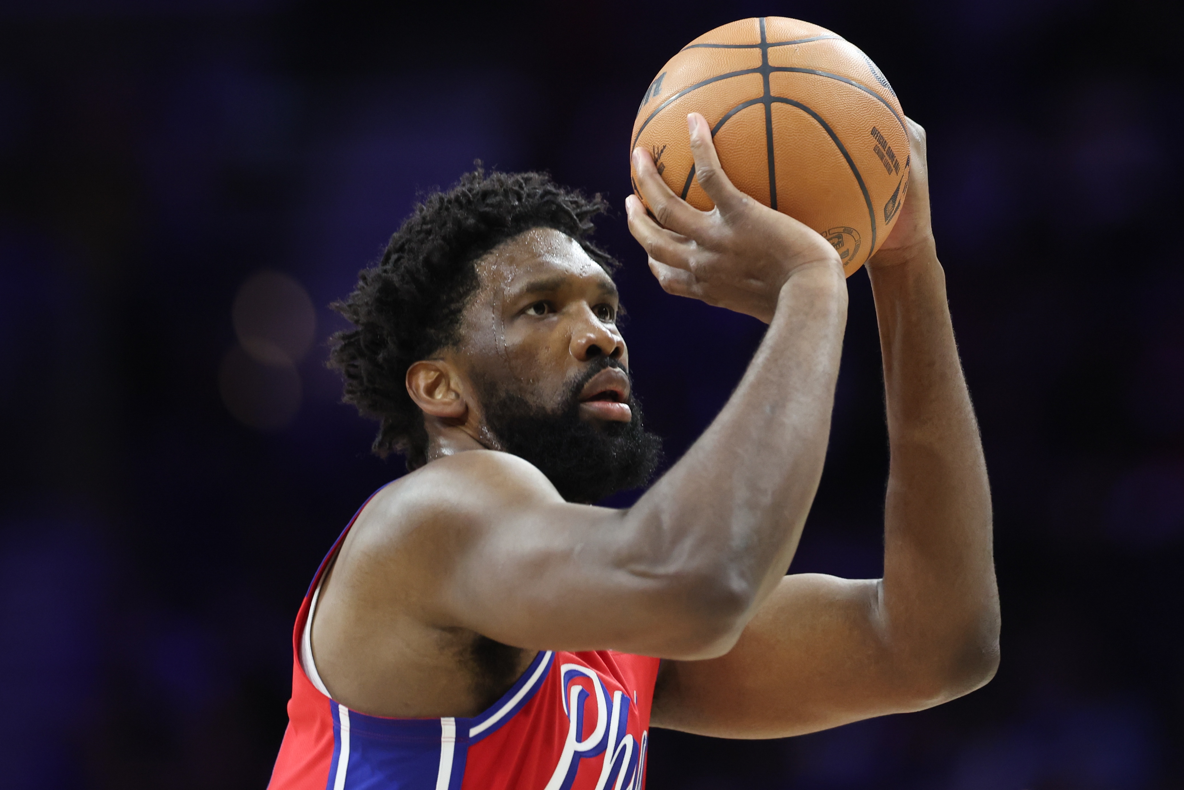 开云APP-高效表现！恩比德17中10&amp;罚球10中9 得到30分9篮板4助攻