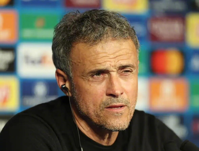 开云官网-路易斯-恩里克拒绝曼联邀约，将与巴黎续约至2027|巴黎圣日耳曼|巴塞罗那|英格兰|欧冠冠军|西班牙人_新浪体育_新浪新闻