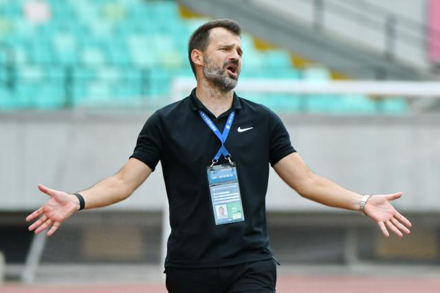 开云-莱科连续借强弱对决大练新丁：我的用人原则看训练